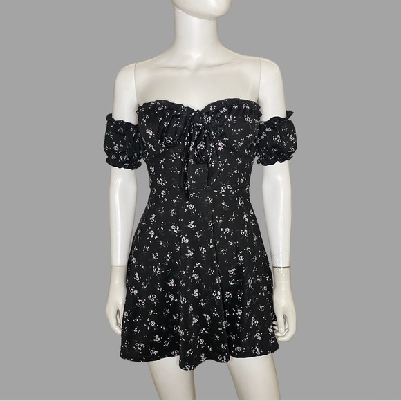 PrettyLittleThing Dresses & Skirts - Prettylittlething Off The Shoulder Floral Print Skater Girl Dress